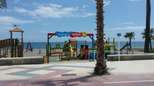 Apartamentos Poniente - Mares ตอร์เรเดลมาร์ ภายนอก รูปภาพ