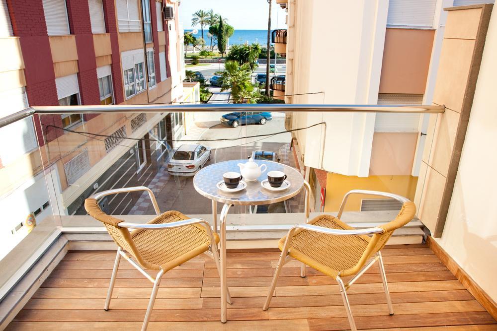 Apartamentos Poniente - Mares ตอร์เรเดลมาร์ ภายนอก รูปภาพ